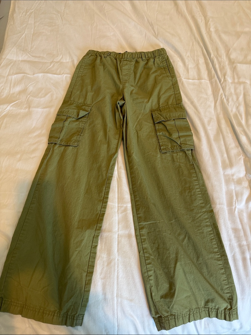 Old Navy Men's Olive Cargo Pants with Flared Leg